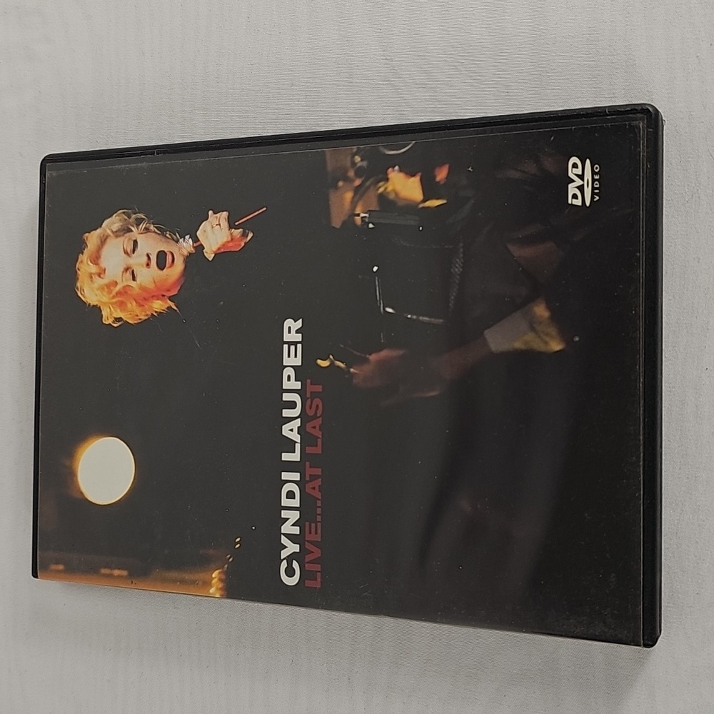 Cyndi Lauper Live at Last